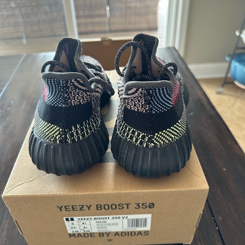 Yeezy Boost 350 size 5